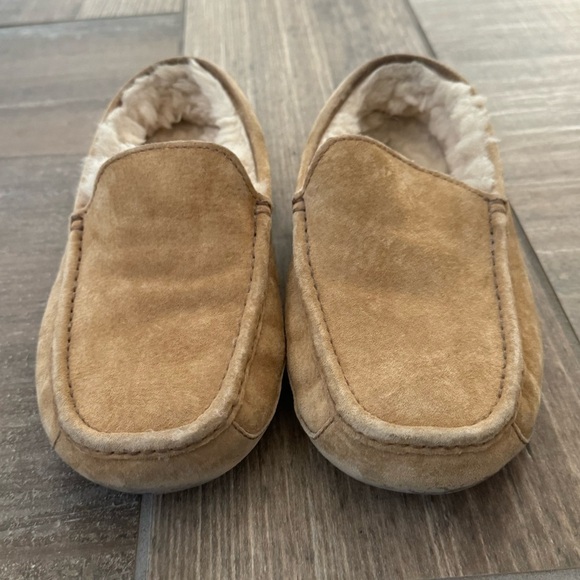 UGG Australia Ascot Chestnut Suede Slippers Loafers Men’s size 9 main image 6